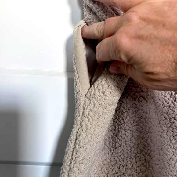 Comfy and warm Nike Therma-fit joggers, size small. - Picture 8 of 13